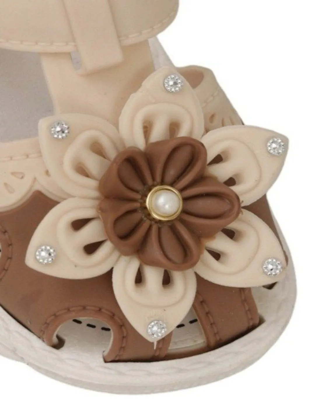 Elegant Beige Floral Sandals with Pearl Accents For Girls