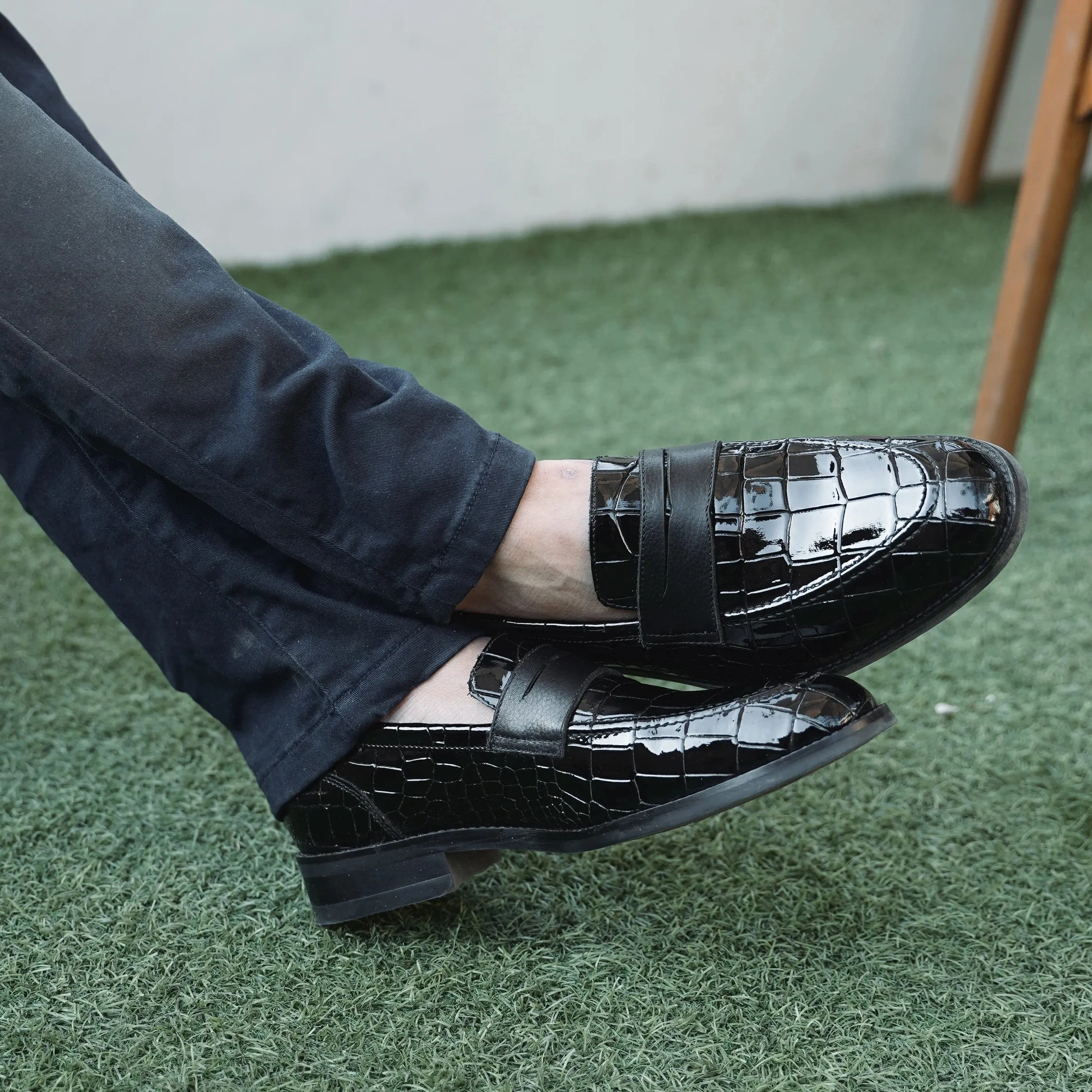 Handmade Custom Black Crocodile Pattern Leather Mens Loafers
