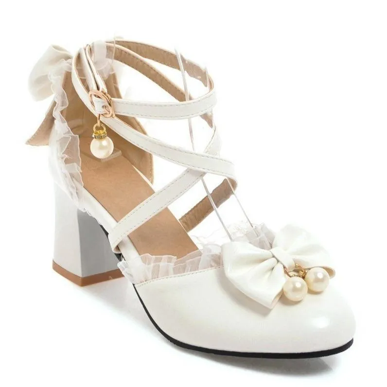 Women's closed toe criss cross chunky heeled sandals